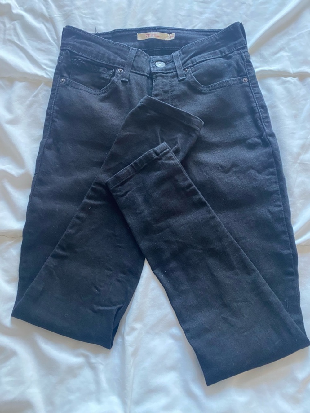 Levi's 711 Women's Skinny Jeans in Black
